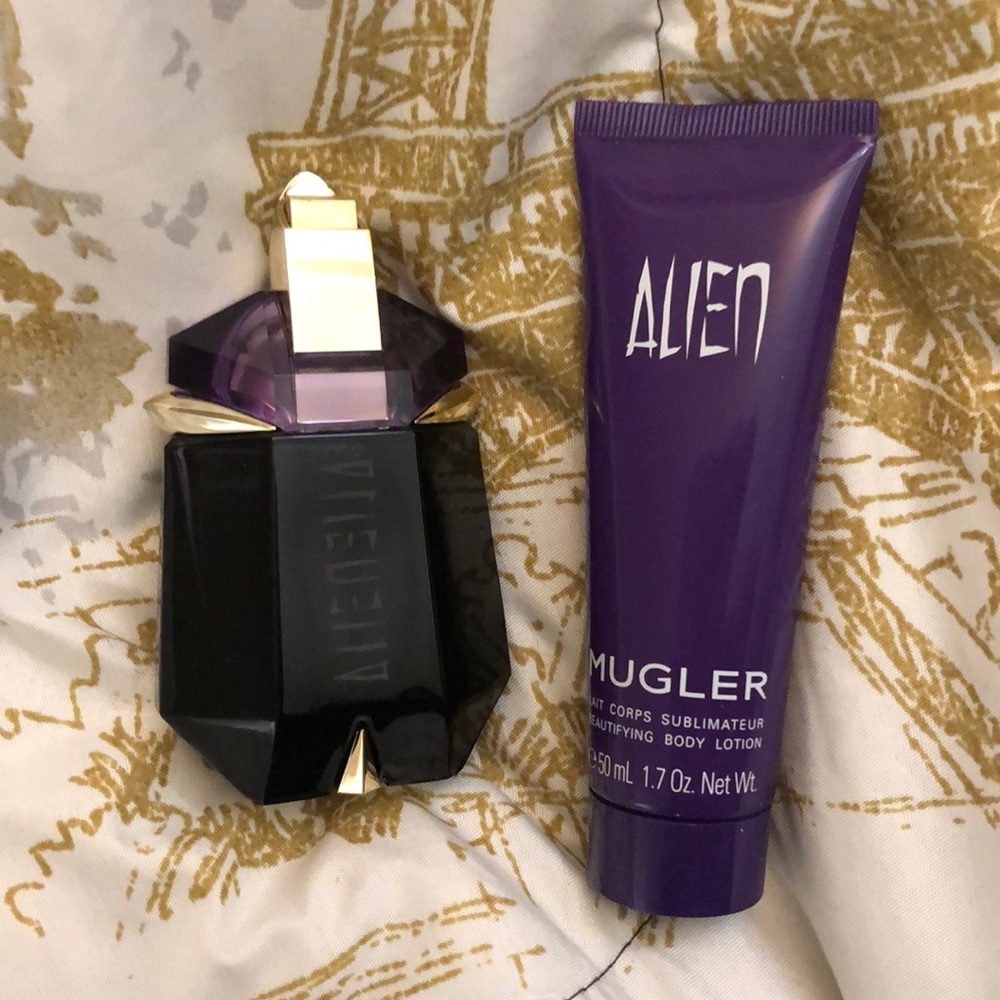 Alíen refillable 1oz and 1.7 oz body cream